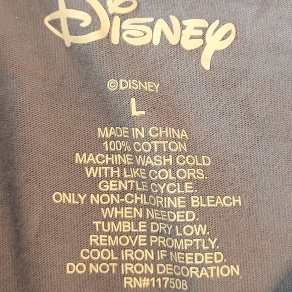 Disney's Stitch  Long-sleeved cropped t-shirt crew neck Juniors Size Large - Picture 3 of 6